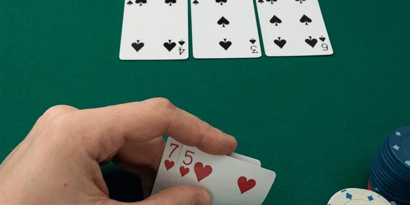 Cách chơi Poker là các người chơi còn lại sẽ tham gia vào vòng cược cuối cùng